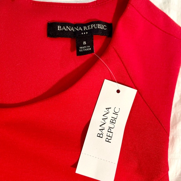 Banana Republic Red Sheath Dress NWT Asymmetrical Hem Sleeveless Back (Size 8) - Picture 3 of 6